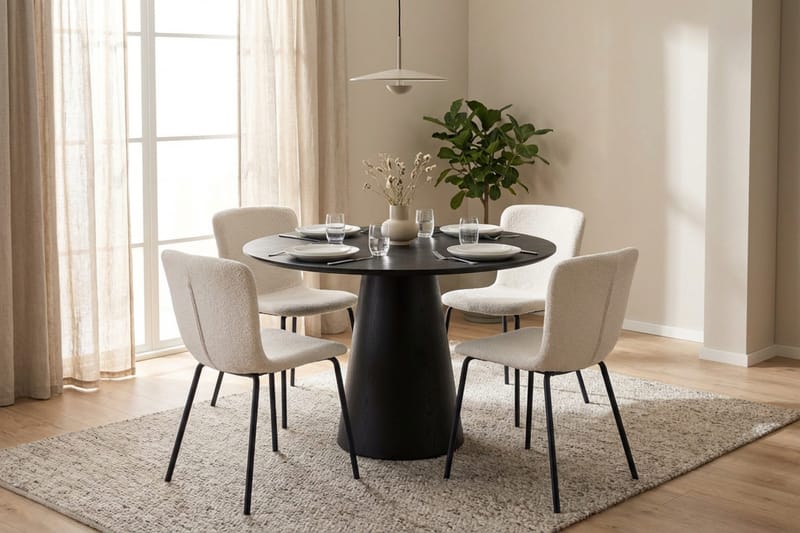 Siena Matgrupp runt 110 cm Svart med 4 Katy Matstolar - Svart - Products - Möbler - Bord & matgrupp - Matgrupp