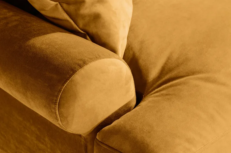 Andrew Loveseat Sammet - Amber/Mässing - Products - Möbler - Fåtölj & stolar - Fåtölj - Sammetsfåtölj