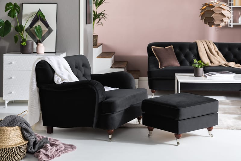 Howard Riviera Fotpall Sammet - Svart - Products - Möbler - Fåtölj & stolar - Pall & puff - Fotpallar