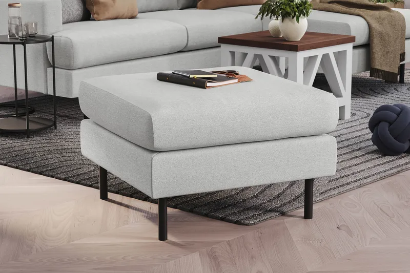 Menard Compact Fotpall 68 cm - Ljusgrå - Products - Möbler - Fåtölj & stolar - Pall & puff - Fotpallar