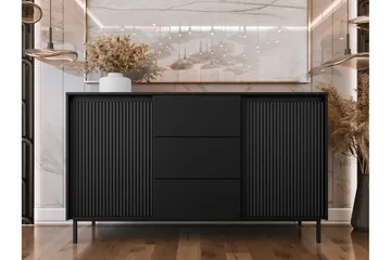 Bjurholm Byrå 153 cm - Svart - Products - Förvaring - Förvaringsmöbler - Byrå