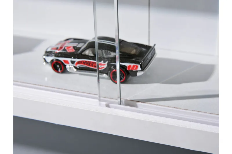 Imogen Vägghängt Displayskåp Vitrinskåp 9,5 cm djupt 80 cm bred 60 cm hög Ljust Trä Glas - Vit/Glas - Products - Förvaring - Skåp - Vitrinskåp