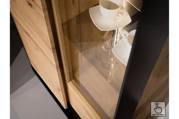 Quant Vitrinskåp 41 cm djup 110 cm bred 140 cm hög Trä - Ek/Svart - Products - Förvaring - Skåp - Vitrinskåp