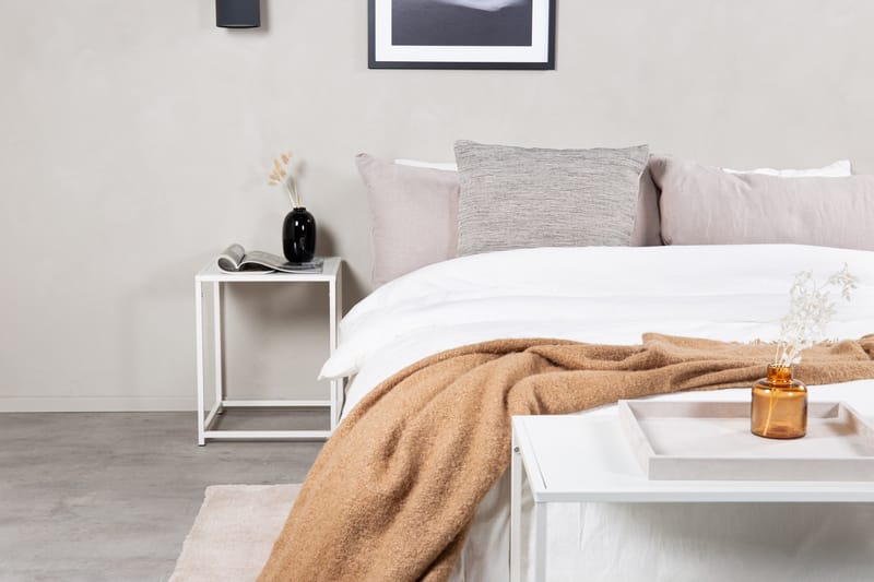 Staal Sidobord - Vit - Products - Möbler - Bord & matgrupp - Avlastningsbord & sidobord - Brickbord & småbord