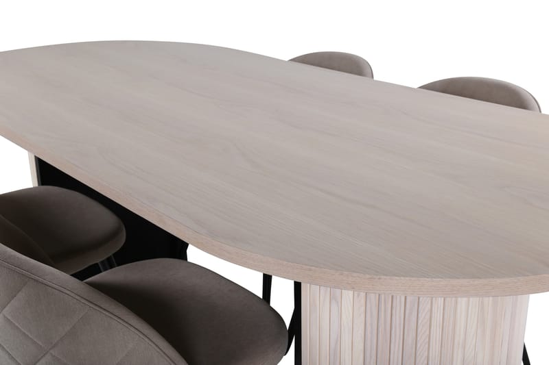 Bianca Matgrupp 200 cm Oval med 4 Velvet stolar - Beige - Products - Möbler - Bord & matgrupp - Matgrupp