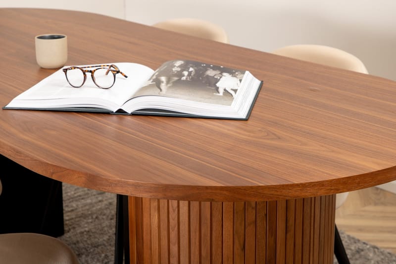 Bianca Matgrupp 200 cm Oval med 4 Velvet stolar - Svart - Products - Möbler - Bord & matgrupp - Matgrupp