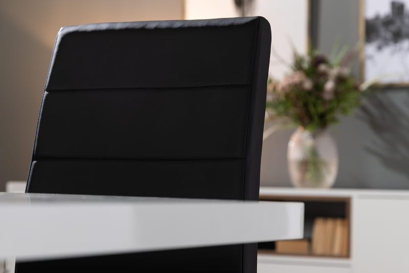 Ratliff Matgrupp 180 cm + 6 Stolar Förlängningsbart med illäggsskiva - Vit / Svart Pu / Krom - Products - Möbler - Bord & matgrupp - Matgrupp