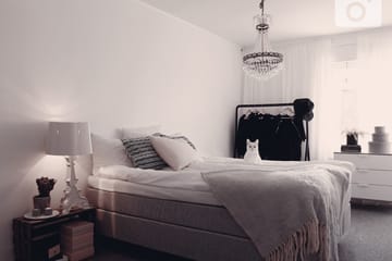 Charleston Kontinentalsäng 180x200 Fast Polyeterskum - Ljusgrå - Products - Möbler - Säng - Kontinentalsäng