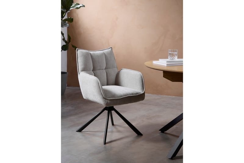 Demetrius Karmstol - White - Products - Möbler - Fåtölj & stolar - Karmstol