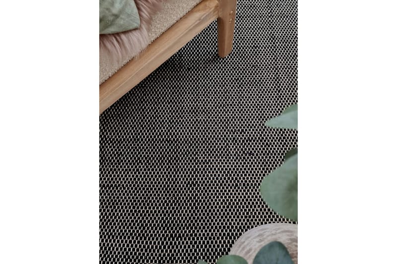 Torsby Ullmatta 140x200 cm Rektangulär - Svart - Products - Textil & mattor - Matta - Modern matta - Ullmatta