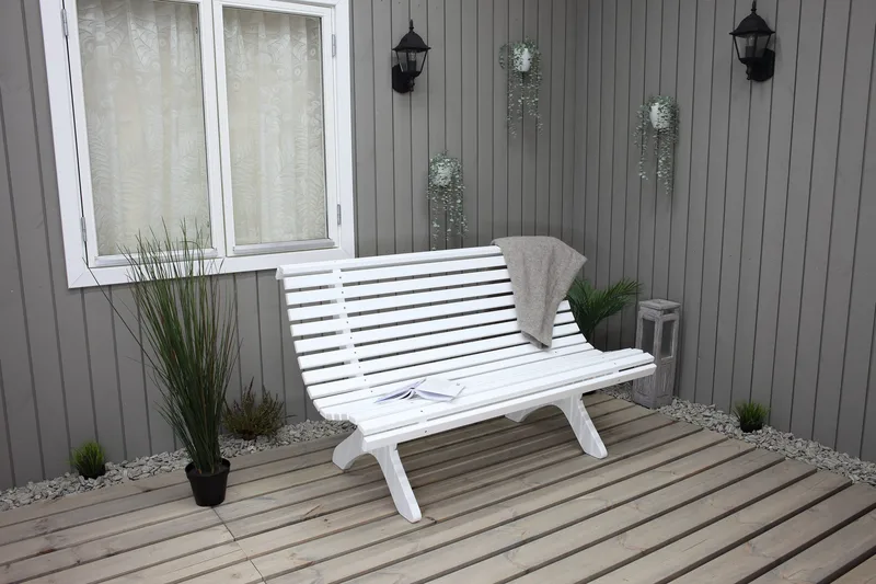 Norvald Trädgårdsbänk 140 cm - Vit - Products - Utemöbler & utemiljö - Loungemöbler - Loungesoffor