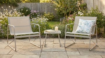 Pelanda Caféset Utomhus - Bord med frostad glasskiva och fåtöljer i stål - Beige - Products - Utemöbler & utemiljö - Loungemöbler - Loungeset & loungegrupp