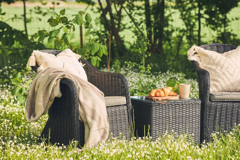 Marcus Caféset med 2 Light Fåtöljer m Dyna - Svart - Products - Utemöbler & utemiljö - Utegrupp - Cafegrupp & cafeset