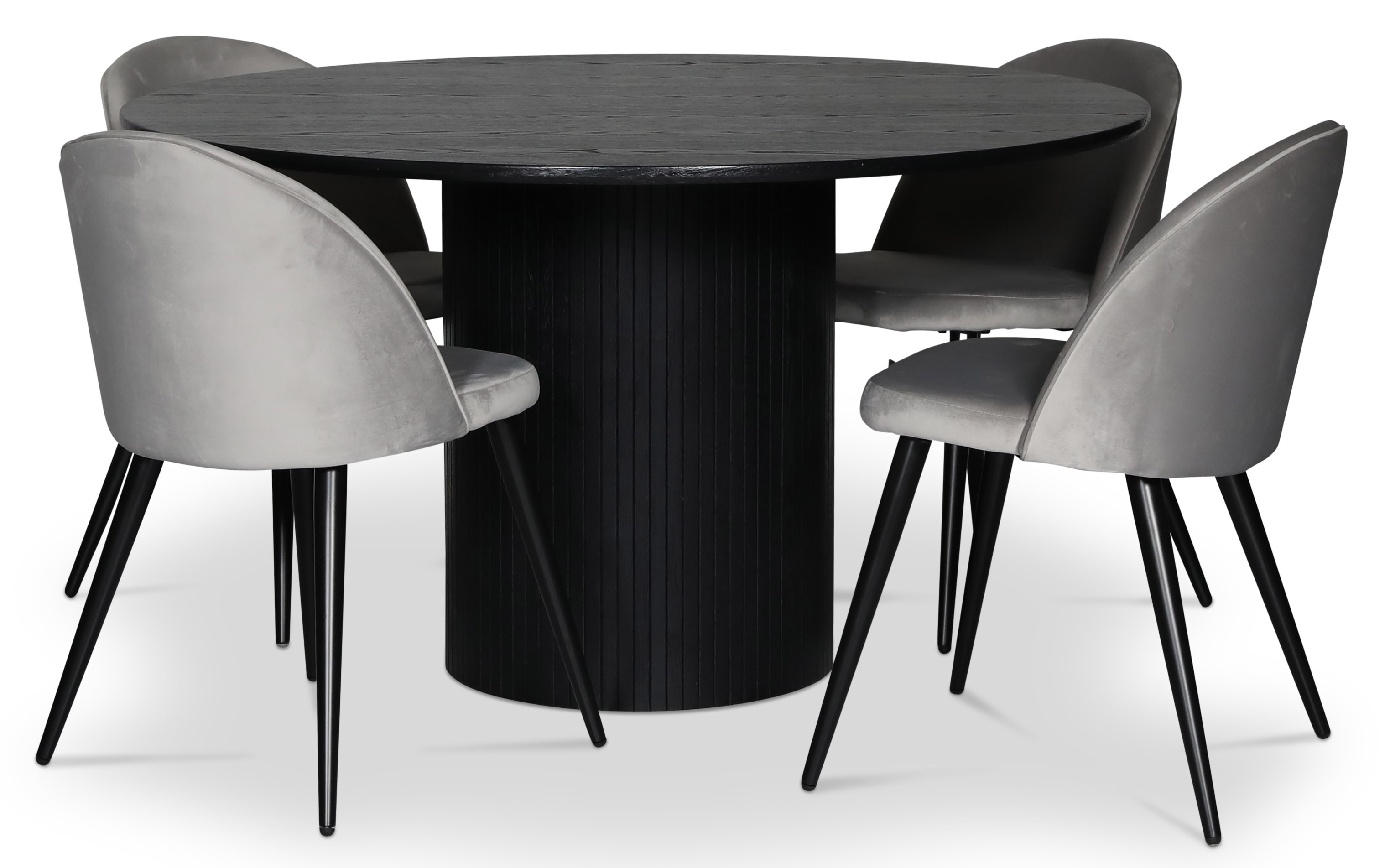 spisegruppe i Nordansj�en; rundt spisebord �130 cm, svartbeiset eik + 4 Alice spisestoler, Gr� fl�yel