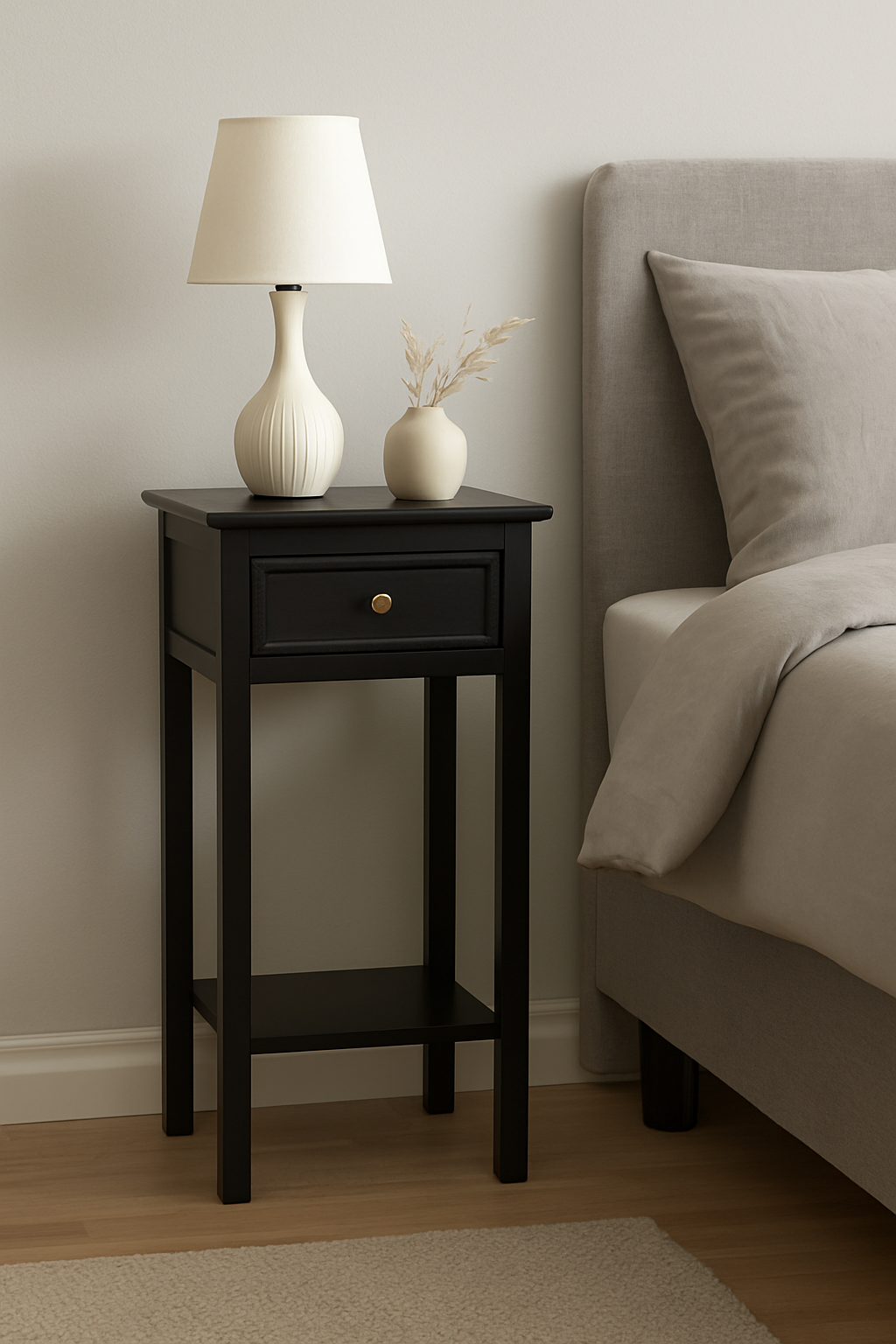 Lela nattbord - Antikksvart + M?belben