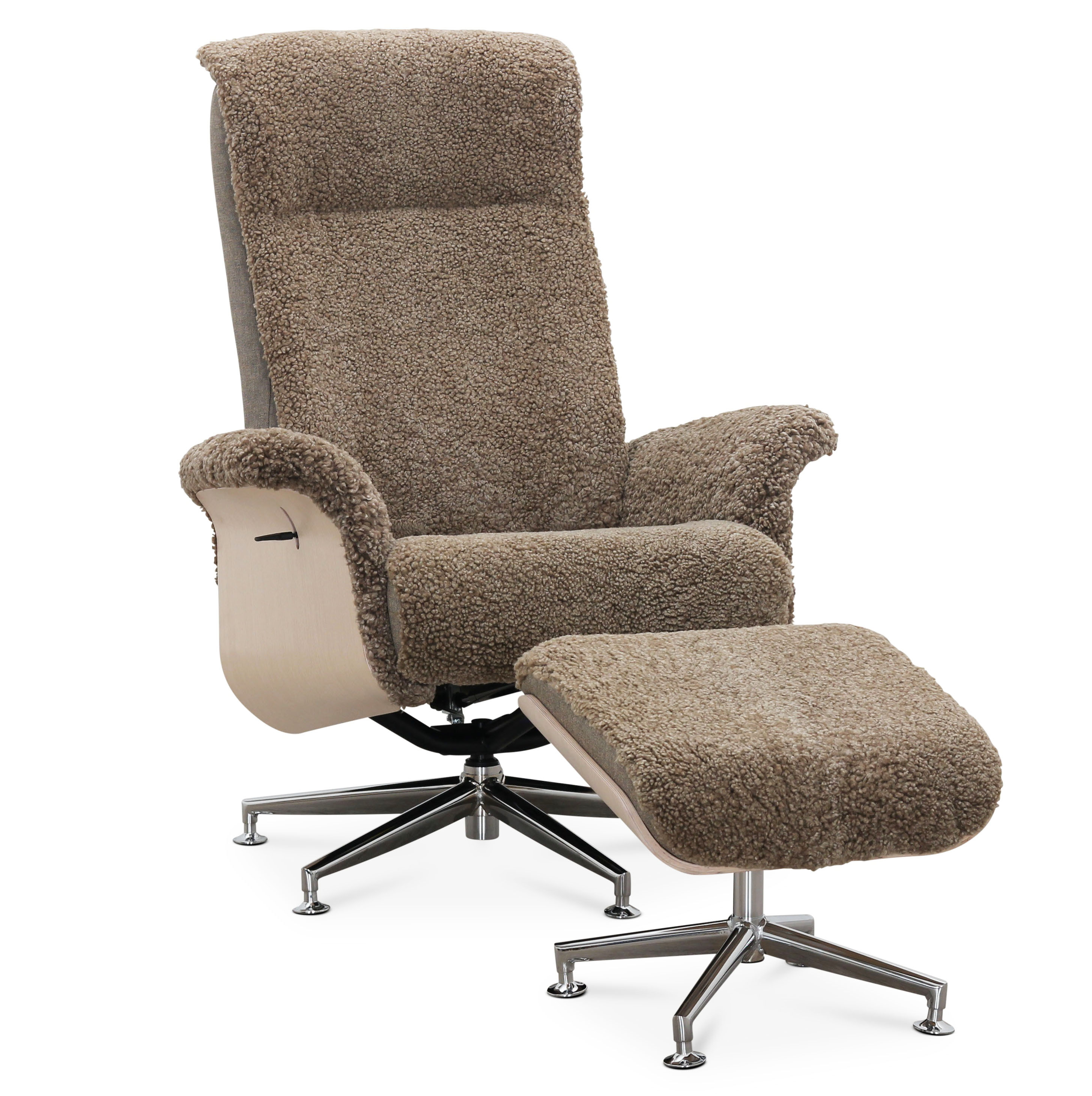 Ulla lenestol med fotskammel i saueskinn - Sand / Eik / Krom