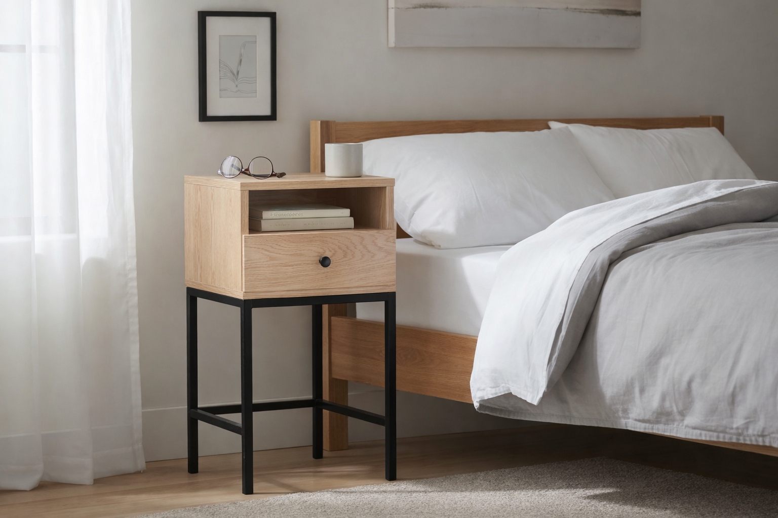 Nattbord Brooklyn i hvitoljet eikefiner - 35x28x70 cm Nattbord Brooklyn i hvitoljet eikefiner - 35x28x70 cm