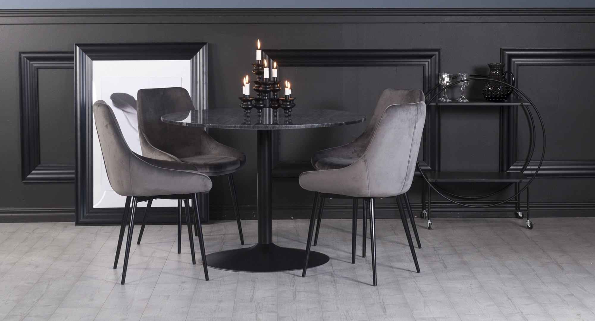 Plaza spisegruppe, marmorbord med 4 st Theo fl�yelstoler - Gr�/Svart