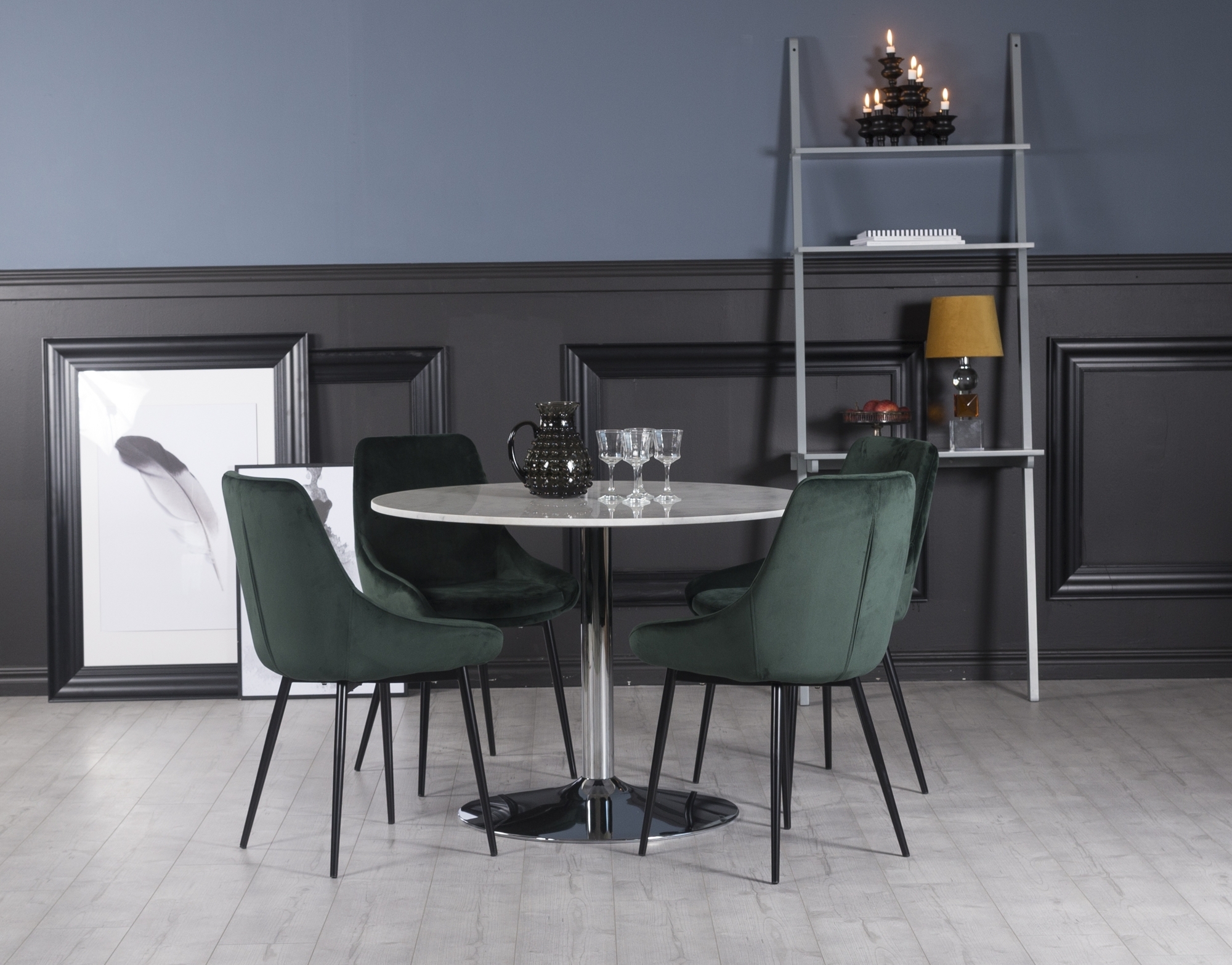 Plaza spisegruppe, marmorbord med 4 st Theo fløyelstoler - Grønn/Hvit/Krom Plaza spisegruppe, marmorbord med 4 st Theo fløyelstoler - Grønn/Hvit/Krom