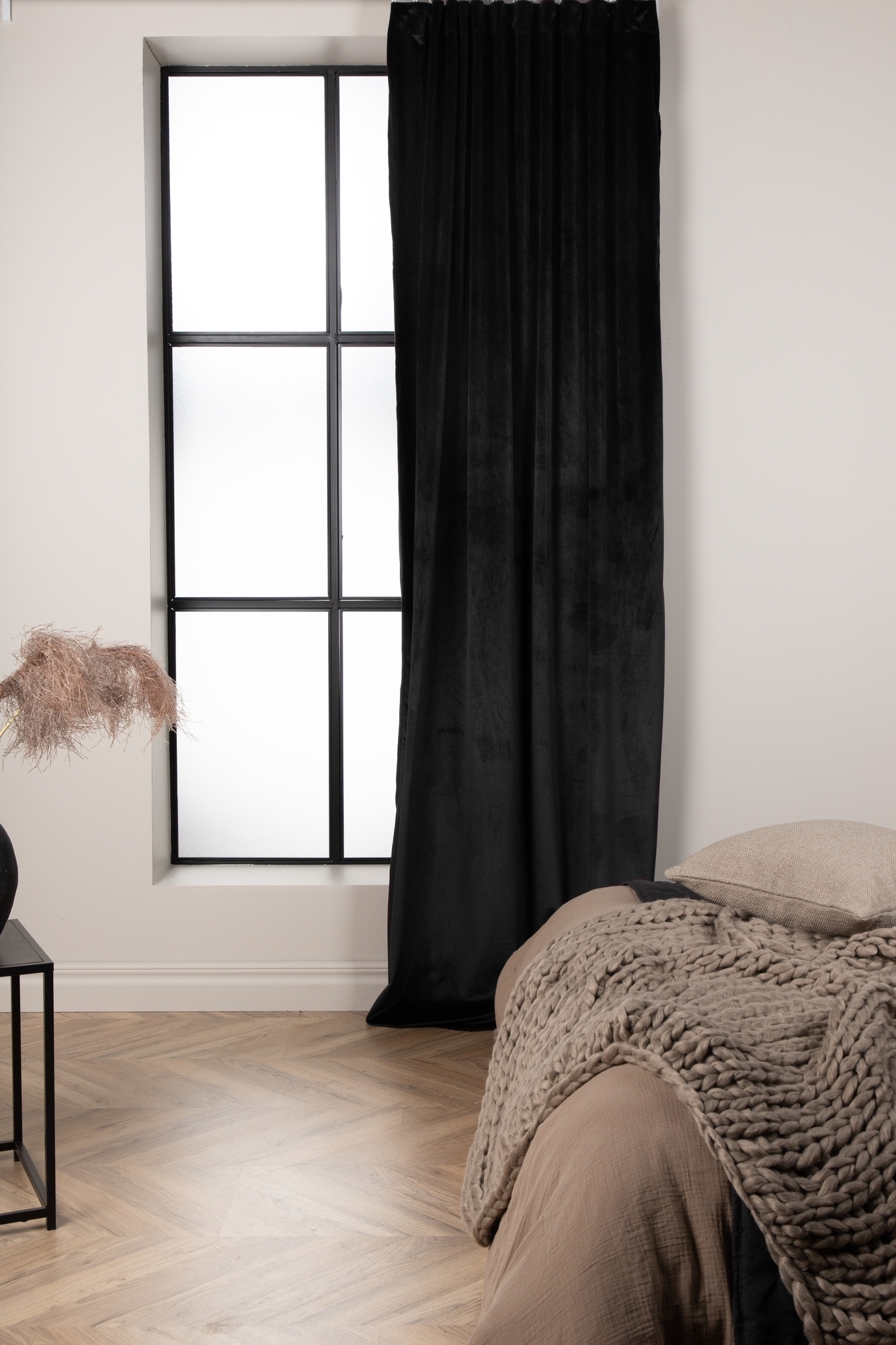 Magdalena gardin, 135x250 cm - Svart