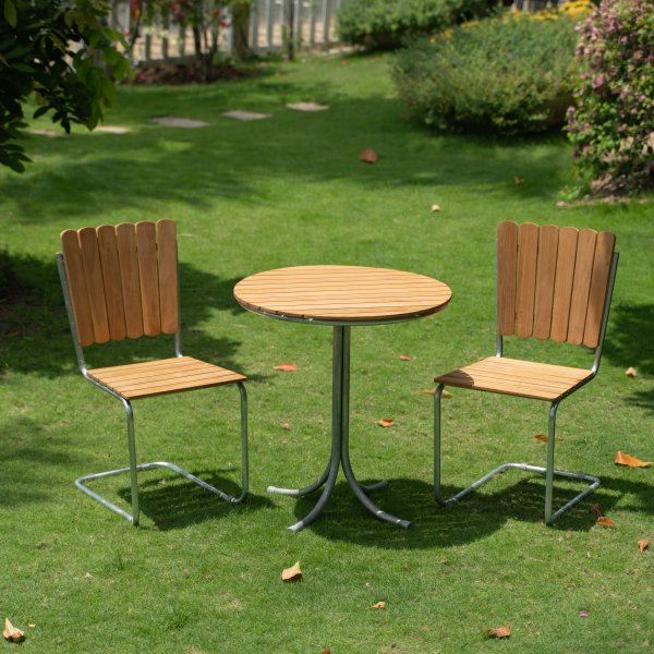 M�llan balkongsett i teak: 2 stoler med rundt bord