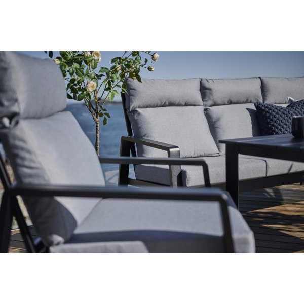 Clyde utespisegruppe - Svart + Tekstilrens for møbler Clyde utespisegruppe - Svart + Tekstilrens for møbler