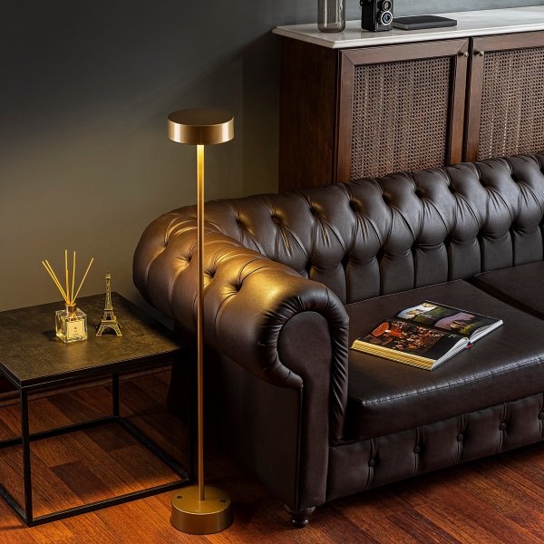 Kay gulvlampe - Gull Kay gulvlampe - Gull