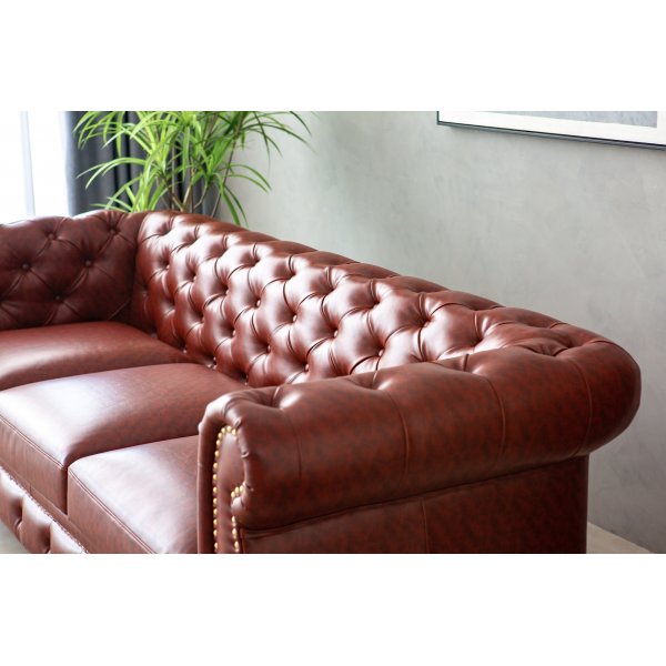 Sofa Chesterfield 3-seter i brunt PU - Charles Sofa Chesterfield 3-seter i brunt PU - Charles