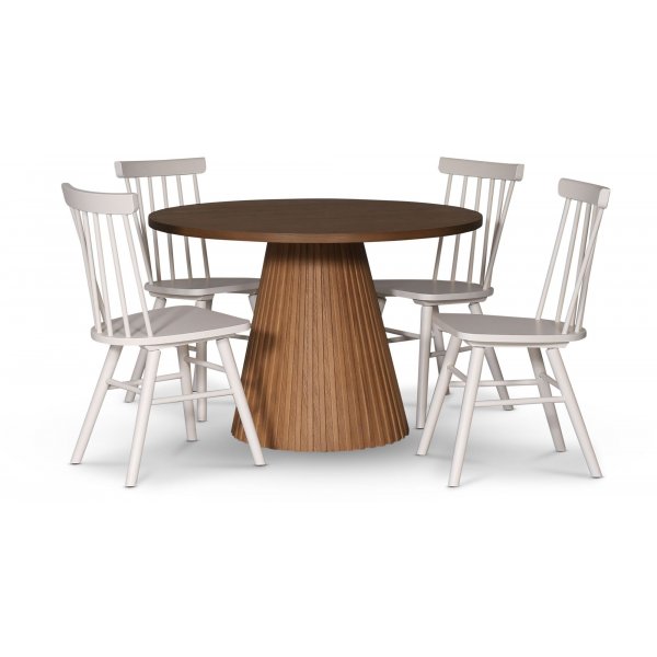 Cleo spisegruppe, rundt bord 110 cm, inkludert 4 stk. hvite Orust pinnestoler - mrk eikefiner