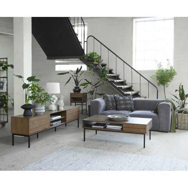 Inez TV-benk i brunoljet eik - Bredde 180 cm