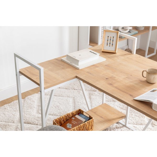 Lissa hjørnepult 140 x 90 cm - Safir eik/hvit Lissa hjørnepult 140 x 90 cm - Safir eik/hvit