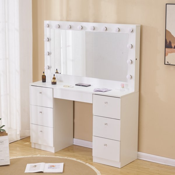 Sminkbord med speil, belysning og krystallhåndtak Sminkbord med speil, belysning og krystallhåndtak