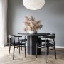 PiPi spisegruppe, rundt spisebord 120 cm inkludert 4 stk. svarte spisestoler - Svartbeiset tre