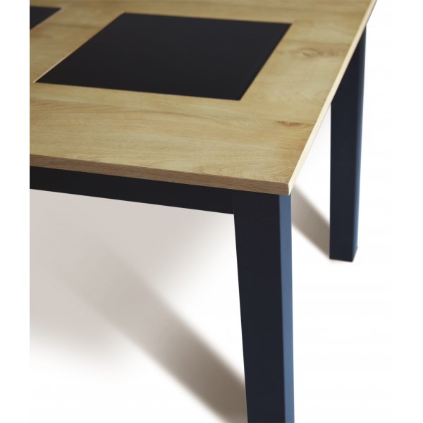 Jasmin spisebord 180 x 90 cm i eik med sorte ben Jasmin spisebord 180 x 90 cm i eik med sorte ben