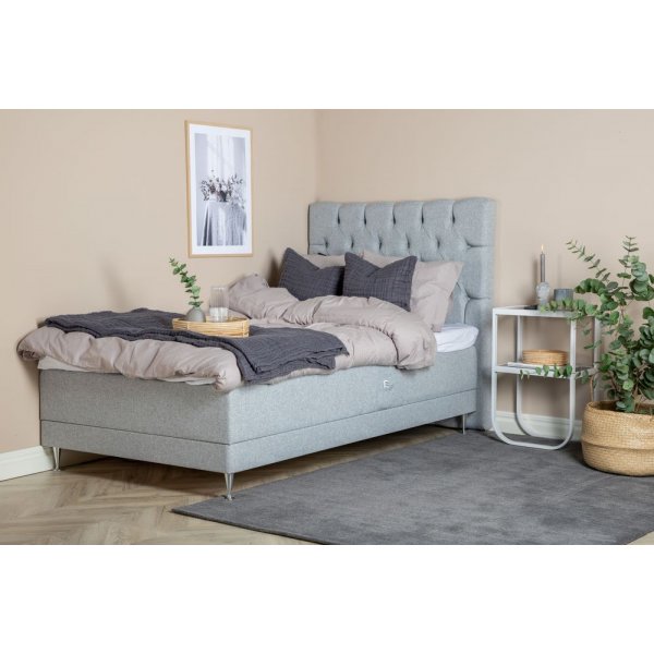 Vansbro justerbar kontinentalseng 120 cm inkl hodegjerde Särna - Valgfri farge! Vansbro justerbar kontinentalseng 120 cm inkl hodegjerde Särna - Valgfri farge!