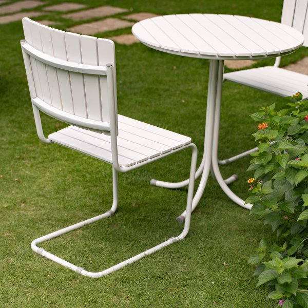 Holm balkongsett: 2 stoler med rundt bord