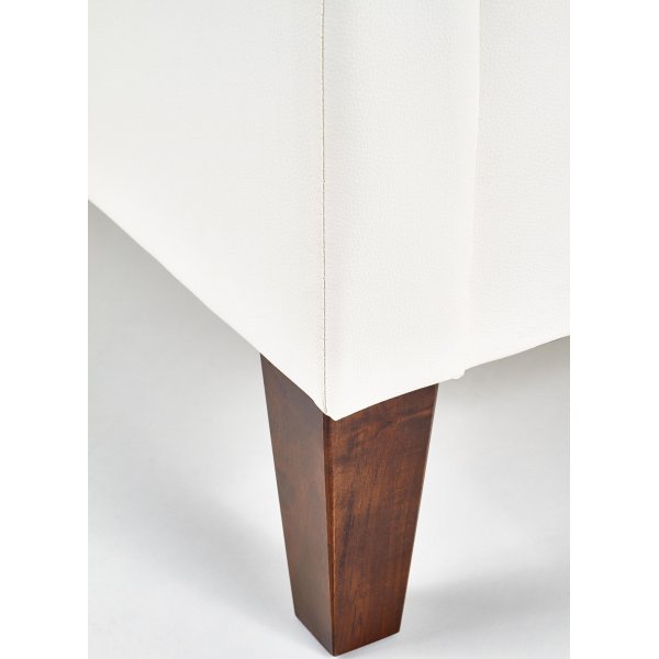 Klara sengeramme og hodegavl - Hvitt økoskinn Klara sengeramme og hodegavl - Hvitt økoskinn