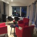 Kundebilde Stina karmstol - Valgfri farge på trekk og ben!