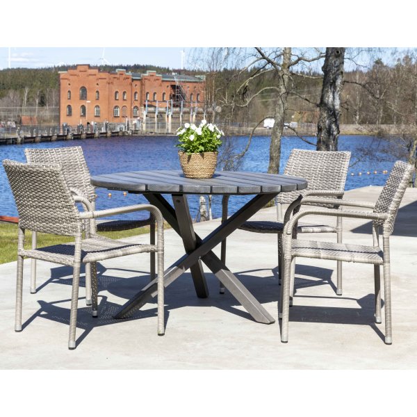 Scottsdale utespisegruppe med 4 stk karmstoler (stablebare) og spisebord Ø112 cm - Grå kunstrotting Scottsdale utespisegruppe med 4 stk karmstoler (stablebare) og spisebord Ø112 cm - Grå kunstrotting
