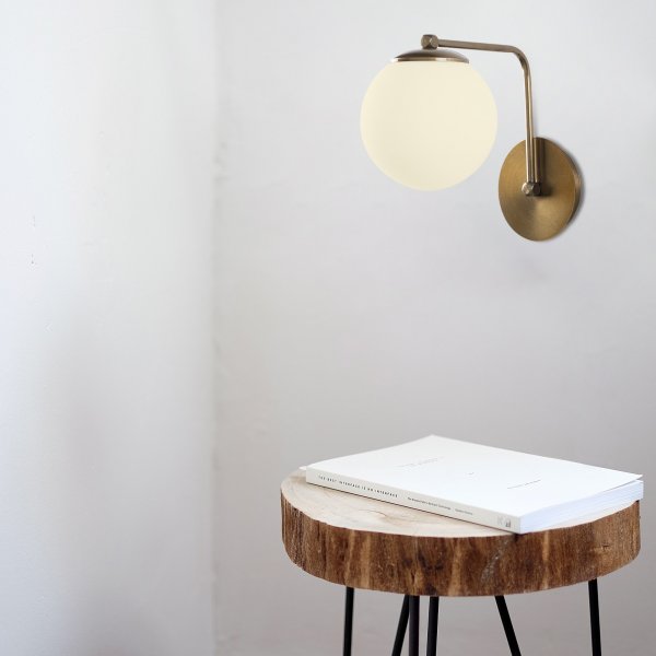 Daisy vegglampe 146-A - Gull