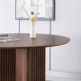 Crossby rundt spisebord Ø120 cm - Mørk brunbeiset eik Crossby rundt spisebord Ø120 cm - Mørk brunbeiset eik