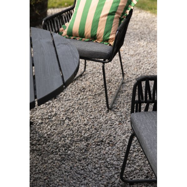 Utendørs stol med tau og grå puter Utendørs stol med tau og grå puter