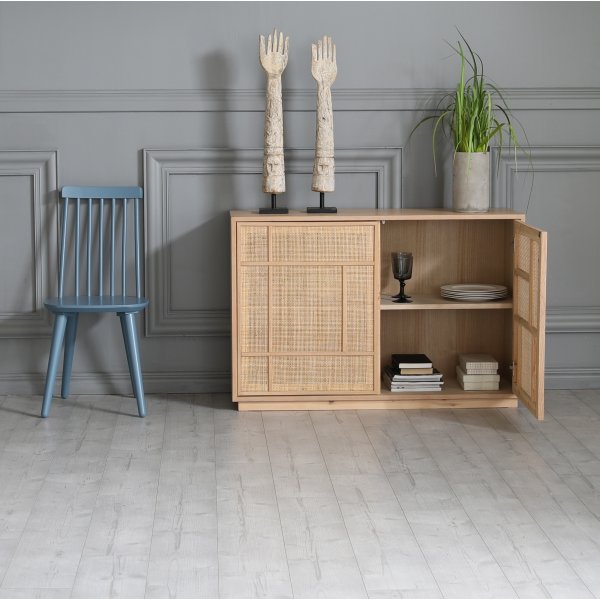 Skjenk med oppbevaring og rottingdører 120 cm brede - Stockholm Skjenk med oppbevaring og rottingdører 120 cm brede - Stockholm