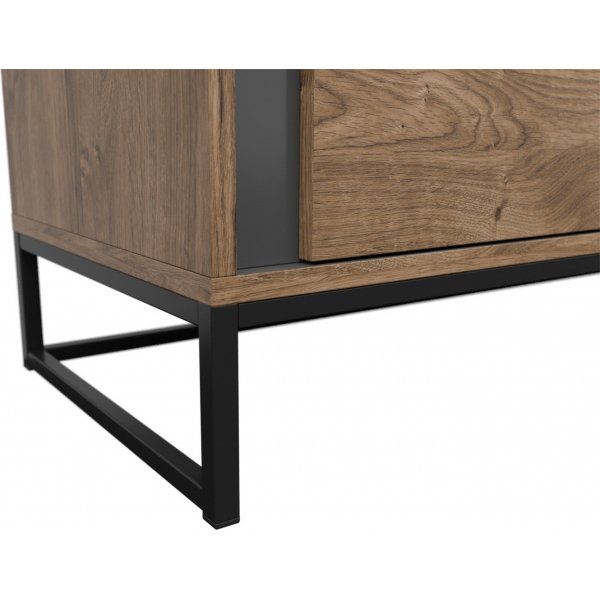 Loftskjenk - M�rk eik