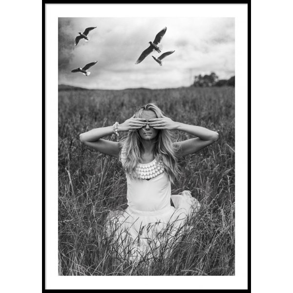 WOMAN IN A FIELD - Plakat 50x70 cm
