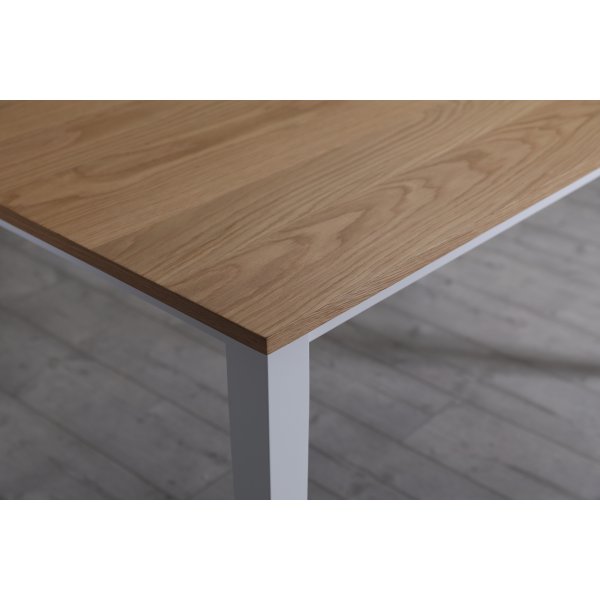 Fårö spisegruppe: Bord 180 cm inkludert 6 Måsö stoler - Hvit/Eik Fårö spisegruppe: Bord 180 cm inkludert 6 Måsö stoler - Hvit/Eik