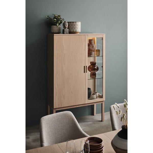 Olivia glassskap - Hvitpigmentert eik Olivia glassskap - Hvitpigmentert eik