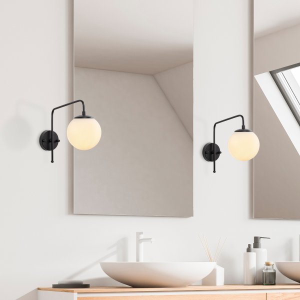 Viran vegglampe 10935 - Sort/hvit