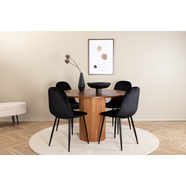 Bianca Spisesett rundt spisebord i valnøtt med 4 Polar sorte stoler Bianca Spisesett rundt spisebord i valnøtt med 4 Polar sorte stoler