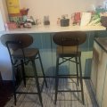 Kundebilde Barstol Halle - Mørk valnøtt: Veldig fornøyd med stolene ....